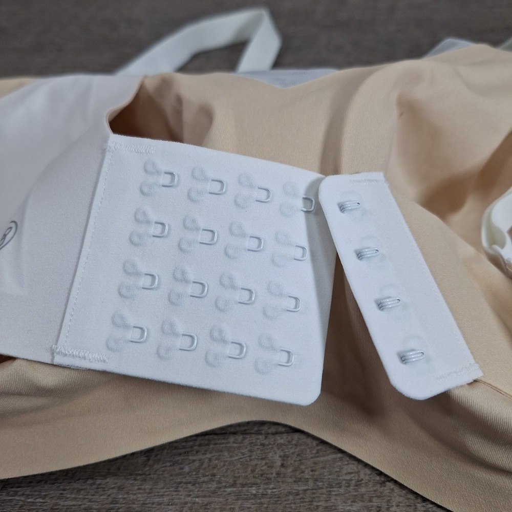 EUC Honeylove Crossover Bra White Size 3xl 44dd Wireless Comfort - Picture 3 of 4